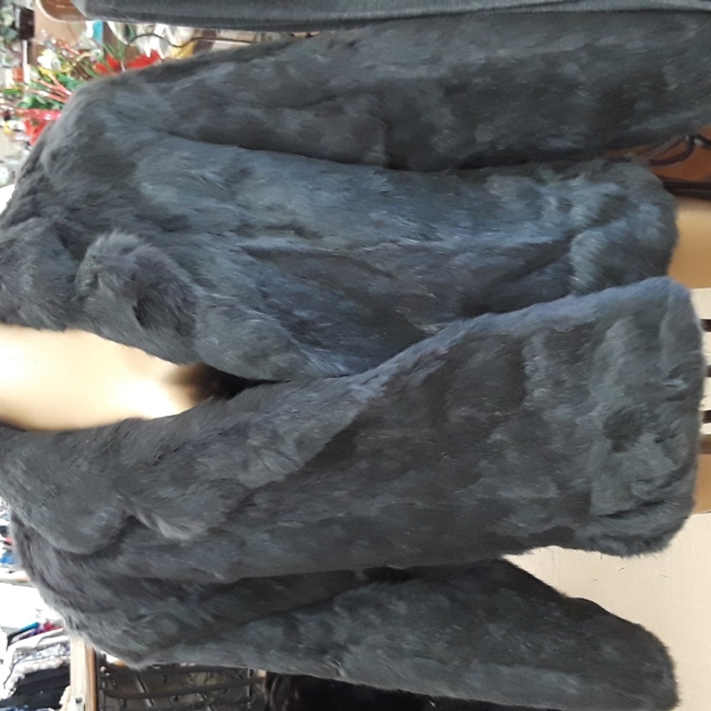 Beautiful fur coat 5/22